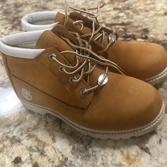 Timberland Nellie Women Waterproof Wheat Chukka Leather Lace up Boots - Picture 3 of 7